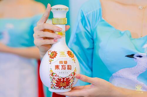 升學(xué)宴選什么酒？四特東方韻，品質(zhì)好酒禮敬未來(lái)！